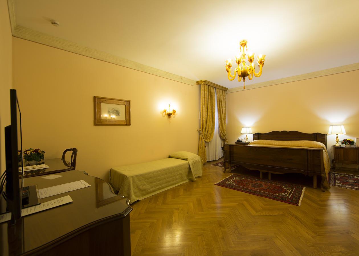 Villa Fenaroli Palace Hotel 레자토 외부 사진