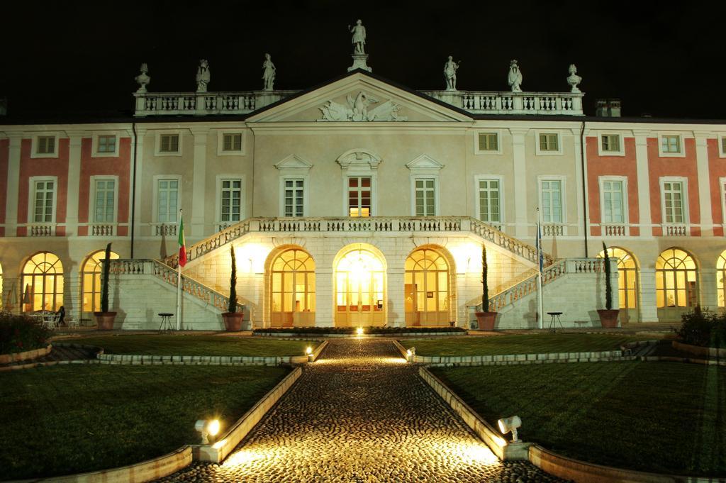 Villa Fenaroli Palace Hotel 레자토 외부 사진